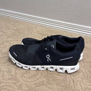 ON Cloud Tennis Shoes